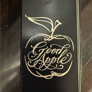 Kat Von D Good Apple full coverage serum foundation light